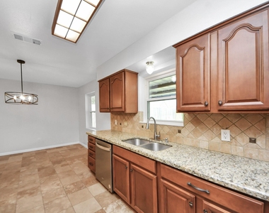 1110 E Brown Lane - Photo Thumbnail 23