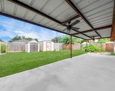 1110 E Brown Lane - Photo Thumbnail 14
