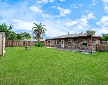 1110 E Brown Lane - Photo Thumbnail 10