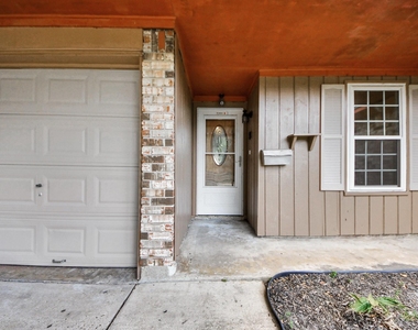 1110 E Brown Lane - Photo Thumbnail 8