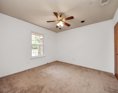1110 E Brown Lane - Photo Thumbnail 29
