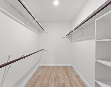 4929 Meadow Place Drive - Photo Thumbnail 12