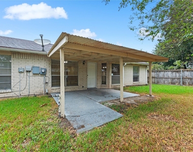 4929 Meadow Place Drive - Photo Thumbnail 11