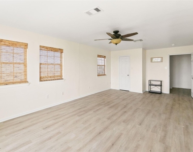 308 Sea Bean Street - Photo Thumbnail 16