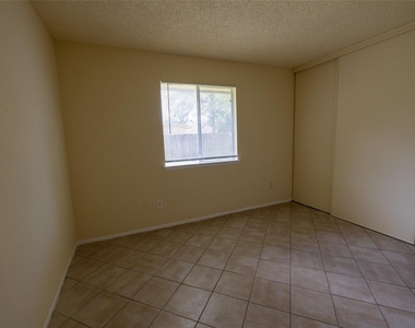 23303 Prairie Bird Drive - Photo Thumbnail 8