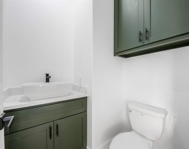 1304 Duff Lane - Photo Thumbnail 5