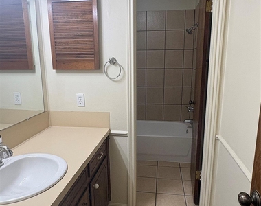 118 Spanish Moss Lane - Photo Thumbnail 12