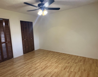 118 Spanish Moss Lane - Photo Thumbnail 11