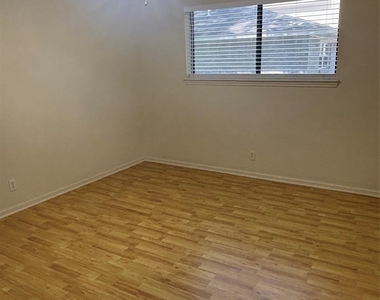118 Spanish Moss Lane - Photo Thumbnail 9