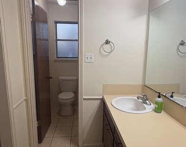 118 Spanish Moss Lane - Photo Thumbnail 4