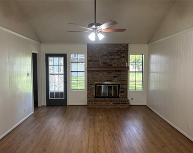 118 Spanish Moss Lane - Photo Thumbnail 7