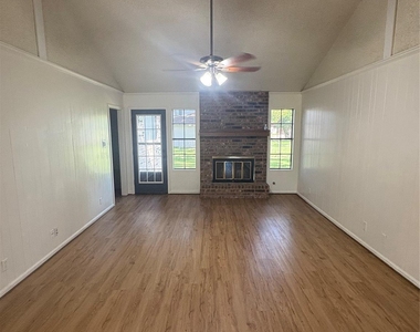 118 Spanish Moss Lane - Photo Thumbnail 1