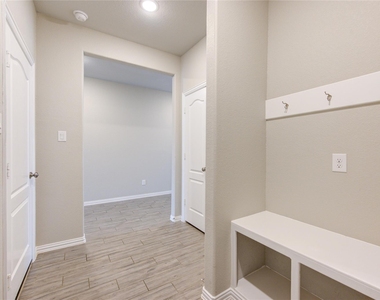 31326 Conover Drive - Photo Thumbnail 17