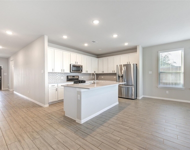31326 Conover Drive - Photo Thumbnail 3