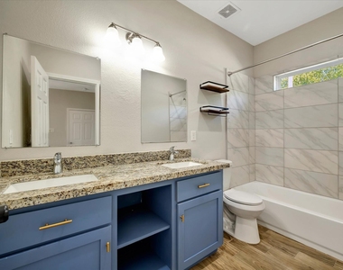 904 W Sealy - Photo Thumbnail 14