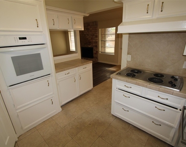 9846 Sagepike Drive - Photo Thumbnail 7