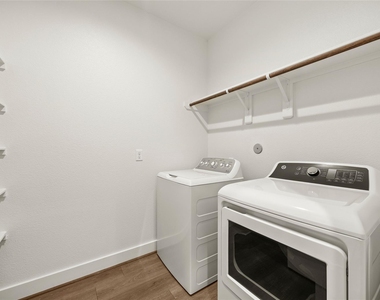 2760 Sunny Briar Drive - Photo Thumbnail 19