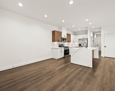 2760 Sunny Briar Drive - Photo Thumbnail 6