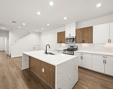 2760 Sunny Briar Drive - Photo Thumbnail 8