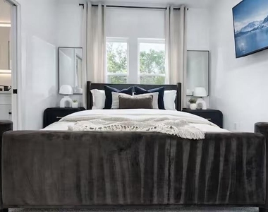 6547 Sealey Street - Photo Thumbnail 10