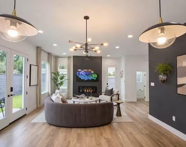 6547 Sealey Street - Photo Thumbnail 6