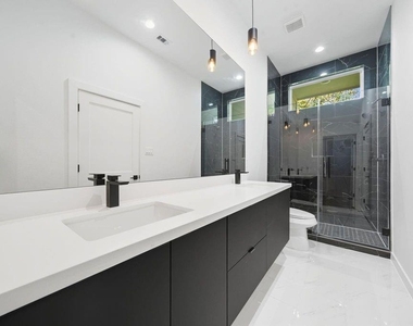 5029 Van Fleet Street - Photo Thumbnail 10
