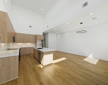5029 Van Fleet Street - Photo Thumbnail 4