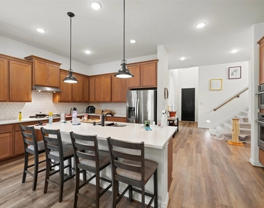 20802 Mirror Point Drive - Photo Thumbnail 8
