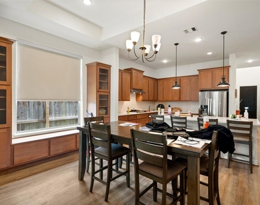 20802 Mirror Point Drive - Photo Thumbnail 7