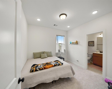 20802 Mirror Point Drive - Photo Thumbnail 14