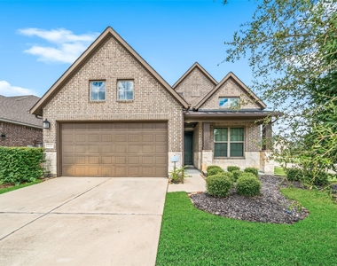 20802 Mirror Point Drive - Photo Thumbnail 3