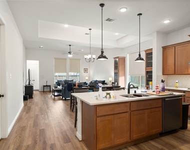 20802 Mirror Point Drive - Photo Thumbnail 11