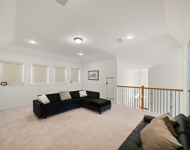20802 Mirror Point Drive - Photo Thumbnail 17
