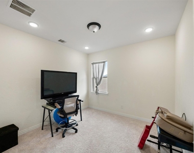 20802 Mirror Point Drive - Photo Thumbnail 21
