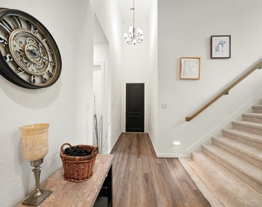 20802 Mirror Point Drive - Photo Thumbnail 15