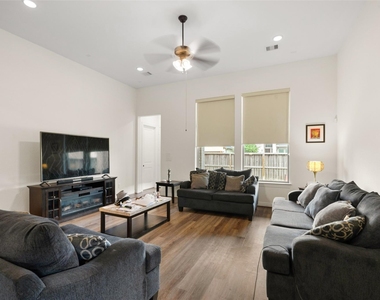 20802 Mirror Point Drive - Photo Thumbnail 6
