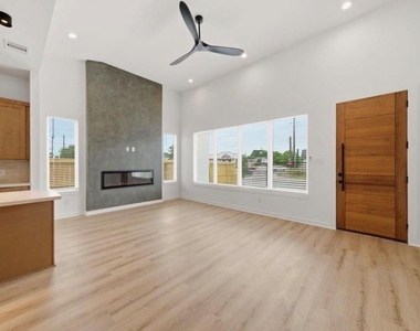 8203 Calhoun Road - Photo Thumbnail 5