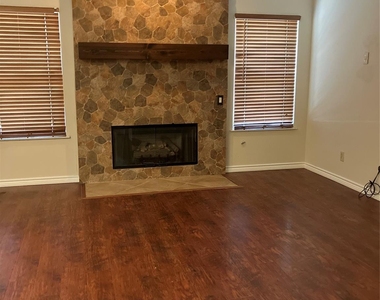 5311 Shady Maple Drive - Photo Thumbnail 8