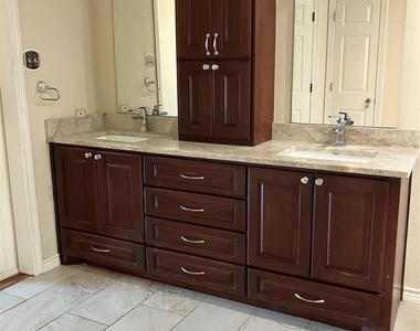 5311 Shady Maple Drive - Photo Thumbnail 17