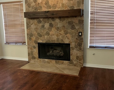 5311 Shady Maple Drive - Photo Thumbnail 7