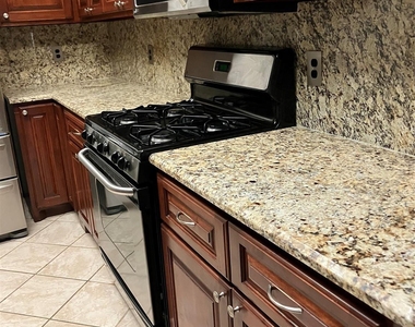 5311 Shady Maple Drive - Photo Thumbnail 9