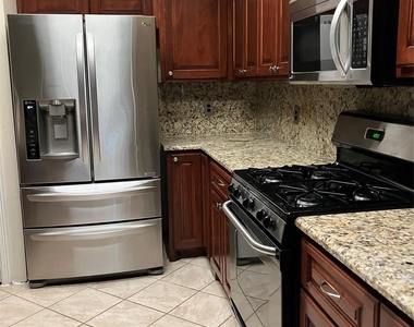 5311 Shady Maple Drive - Photo Thumbnail 6