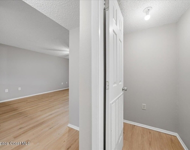 515 Landings Way - Photo Thumbnail 5