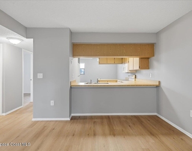 515 Landings Way - Photo Thumbnail 9