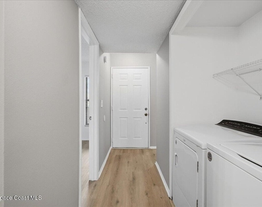 515 Landings Way - Photo Thumbnail 3