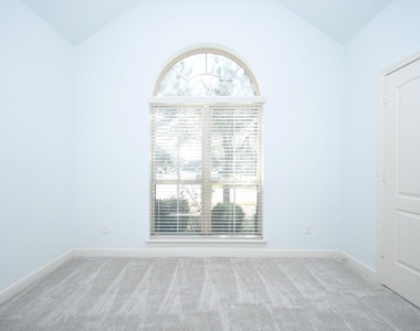 15107 Jenista Lane - Photo Thumbnail 8
