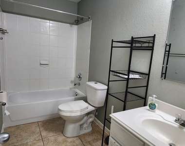 7514 Appleberry Drive - Photo Thumbnail 5