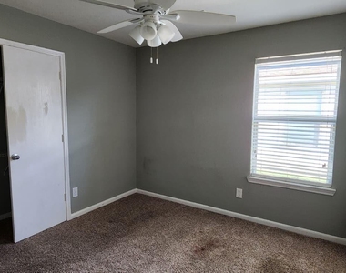 7514 Appleberry Drive - Photo Thumbnail 6