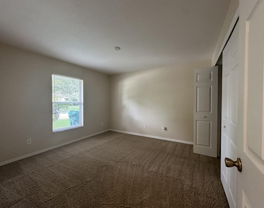 2058 Foxwood Drive - Photo Thumbnail 8
