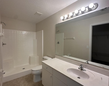 2058 Foxwood Drive - Photo Thumbnail 6
